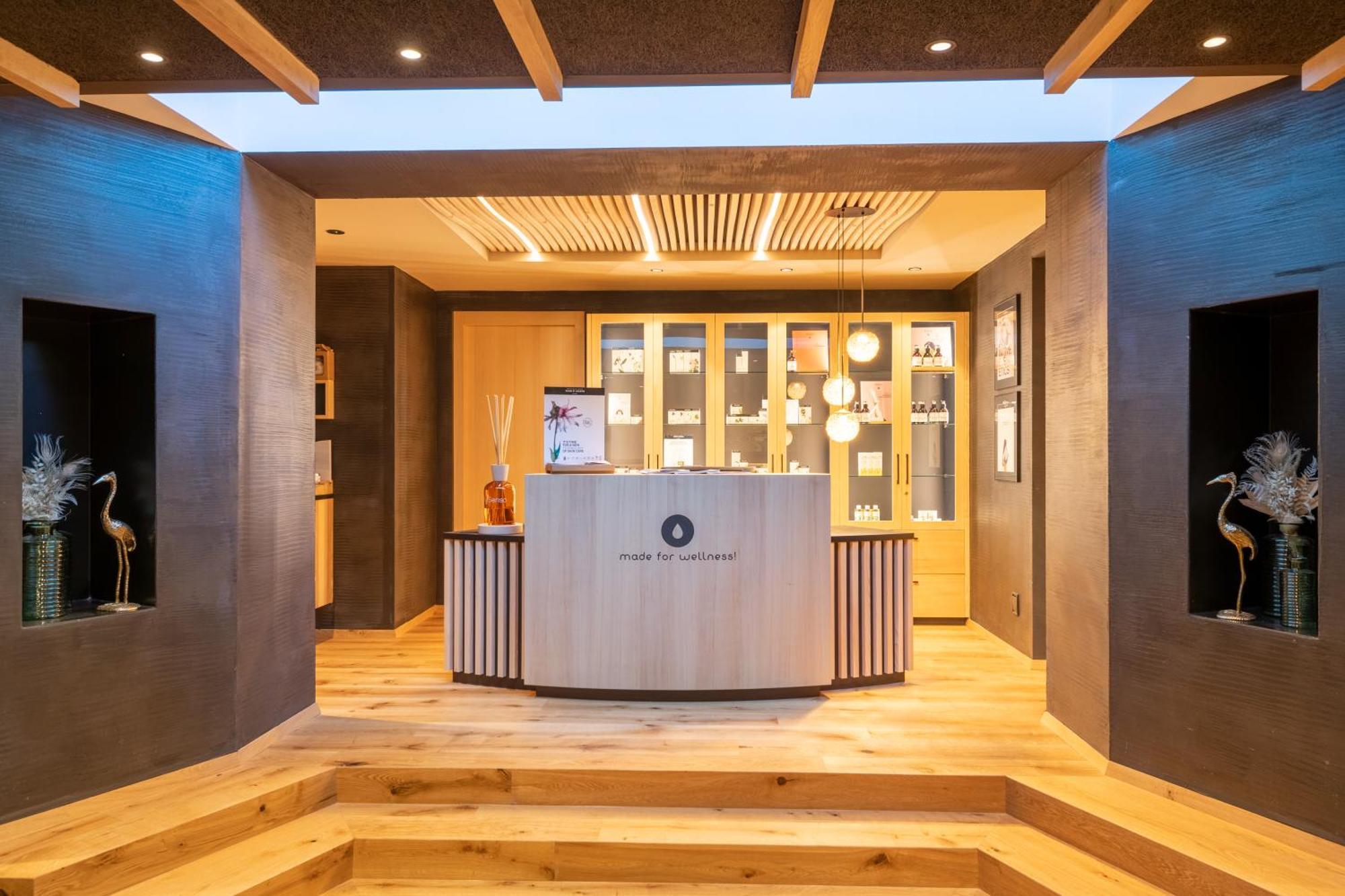 Familienhotel Huber Valles Exterior photo