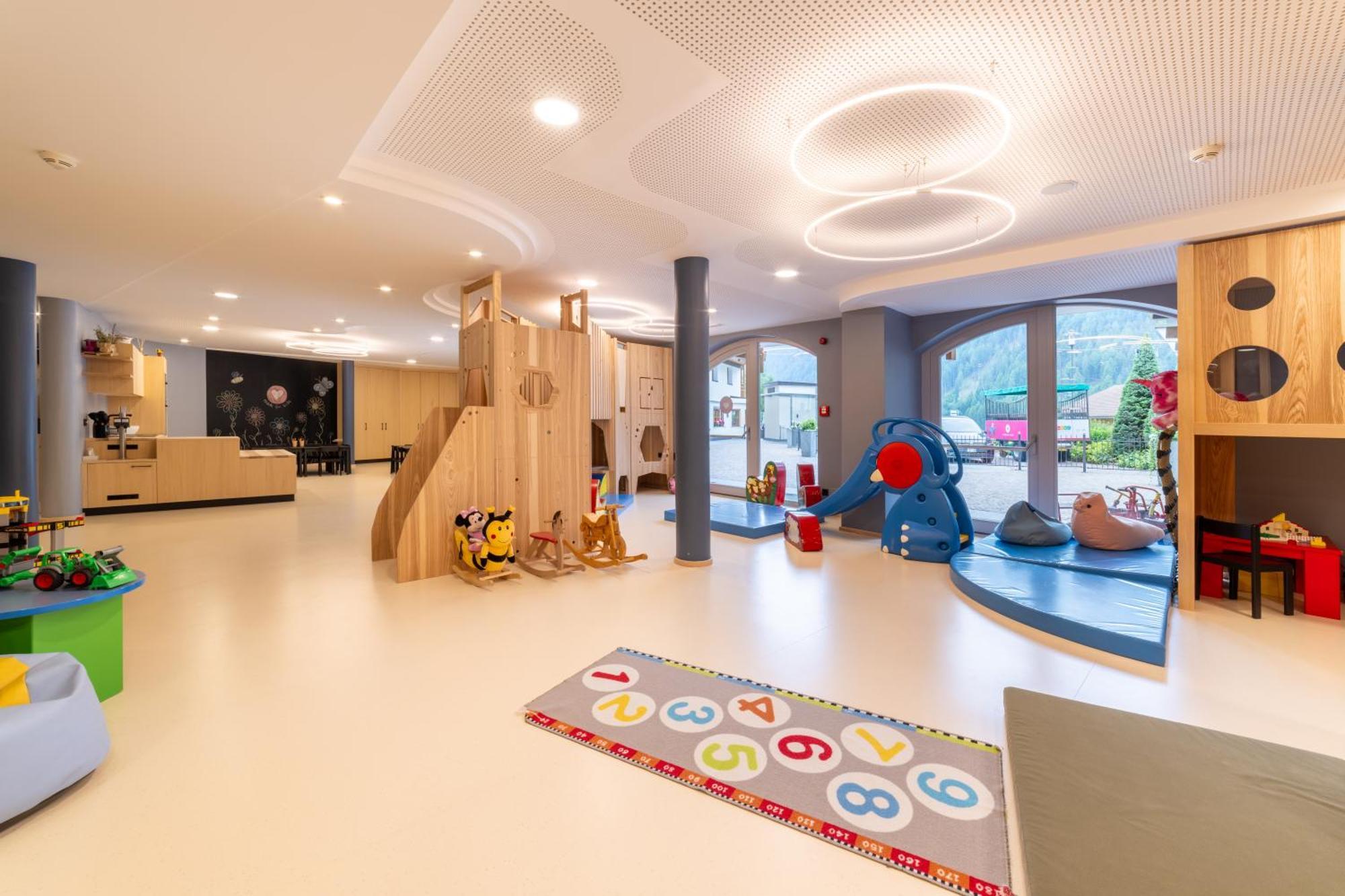 Familienhotel Huber Valles Exterior photo